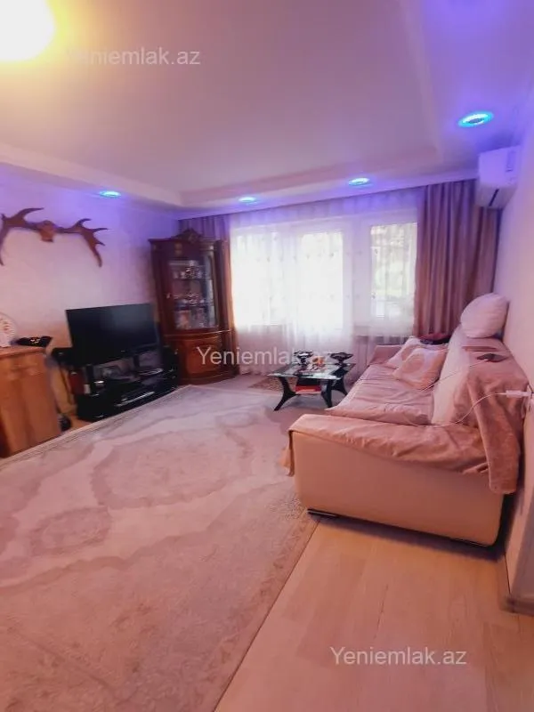 Satılır 1 otaqlı köhnə tikili 32 m²