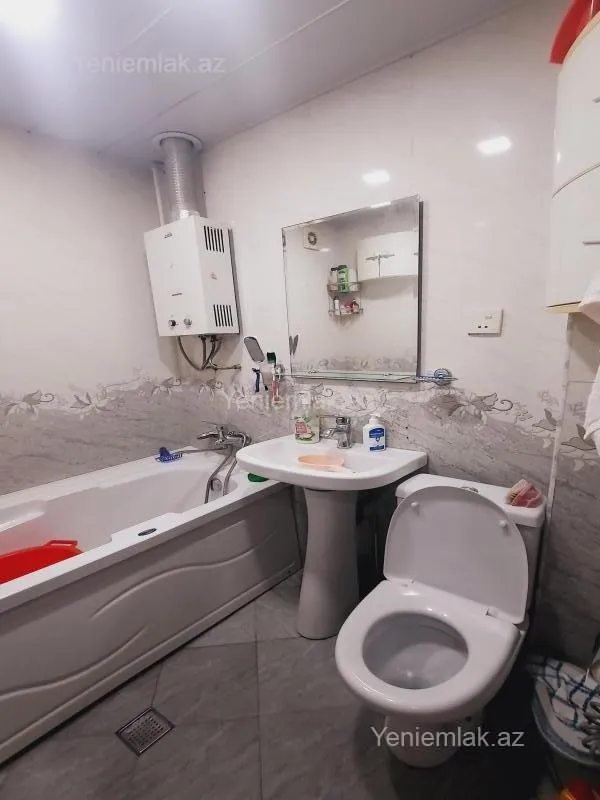 Satılır 1 otaqlı köhnə tikili 32 m²