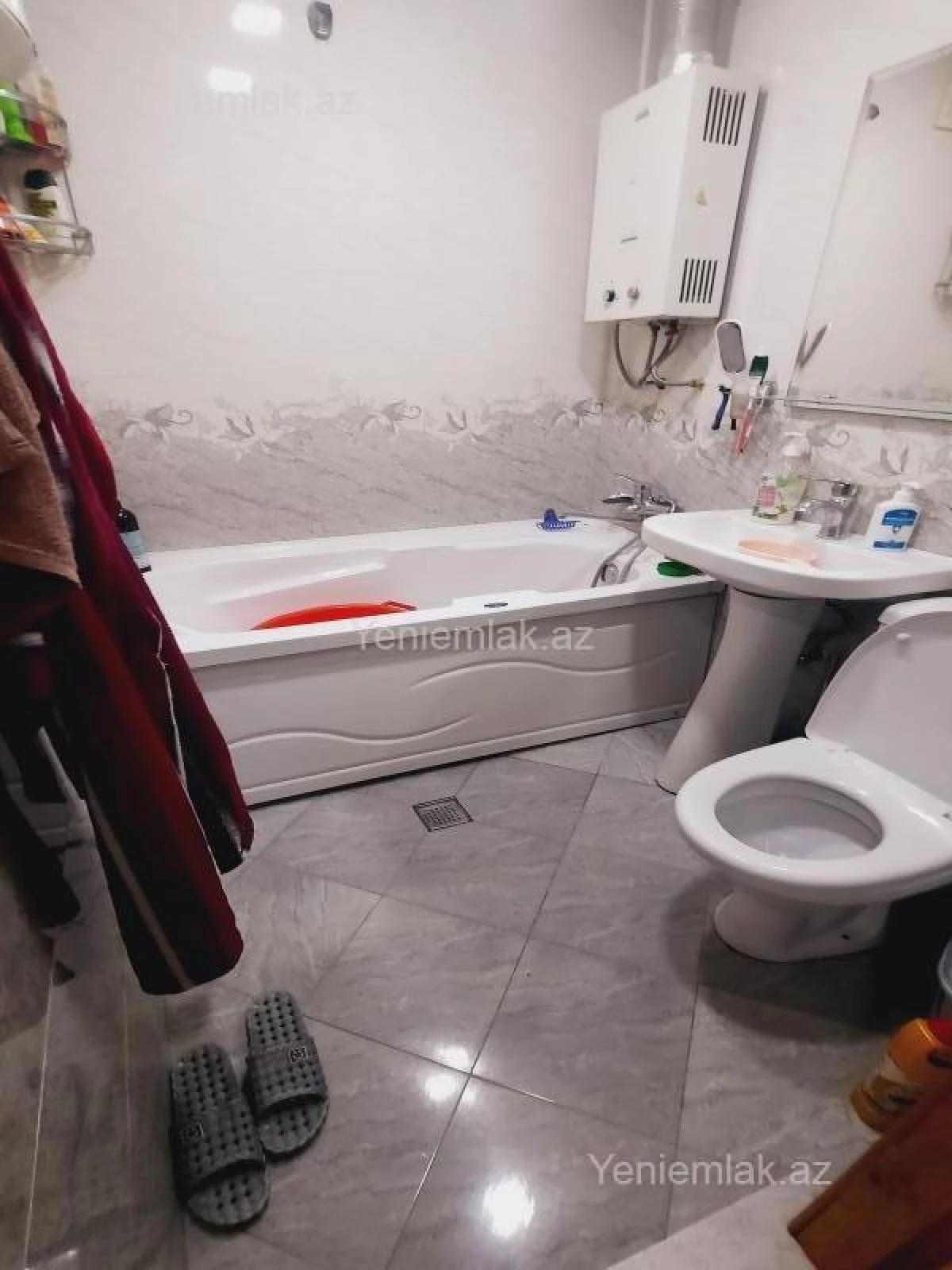 Satılır 1 otaqlı köhnə tikili 32 m²