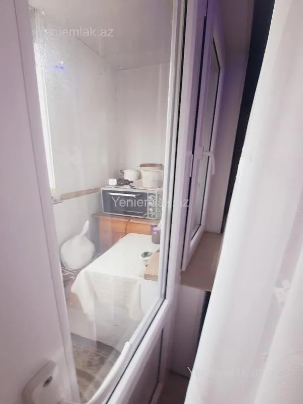 Satılır 1 otaqlı köhnə tikili 32 m²