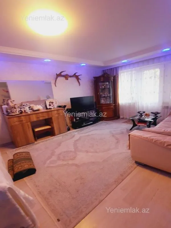 Satılır 1 otaqlı köhnə tikili 32 m²