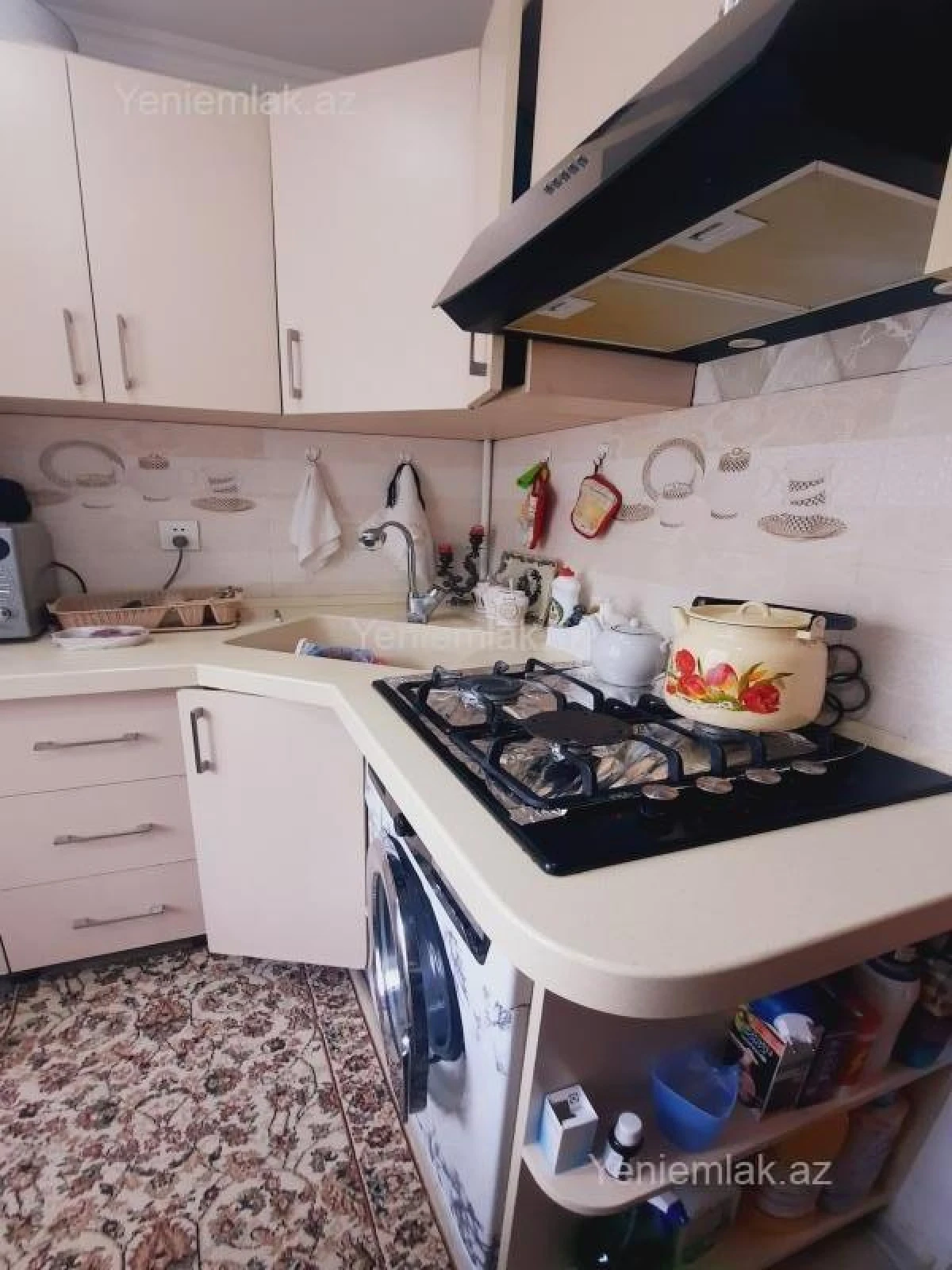 Satılır 1 otaqlı köhnə tikili 32 m²