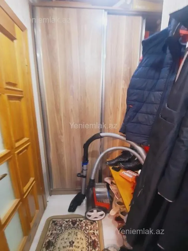 Satılır 1 otaqlı köhnə tikili 32 m²
