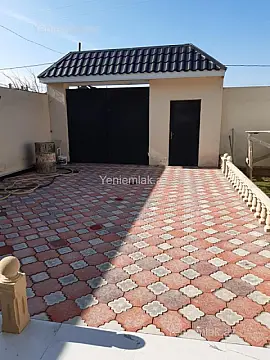 Satılır 4 otaqlı həyət evi 140 m²