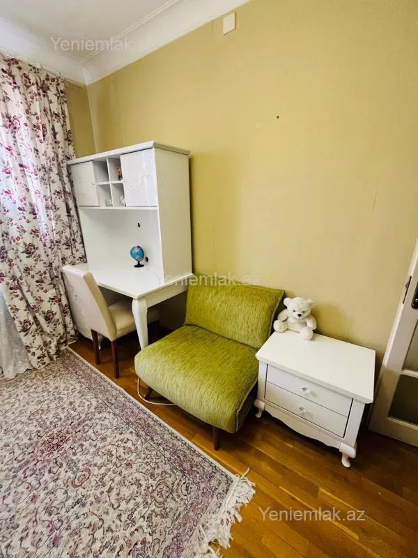 Satılır 3 otaqlı köhnə tikili 60 m²