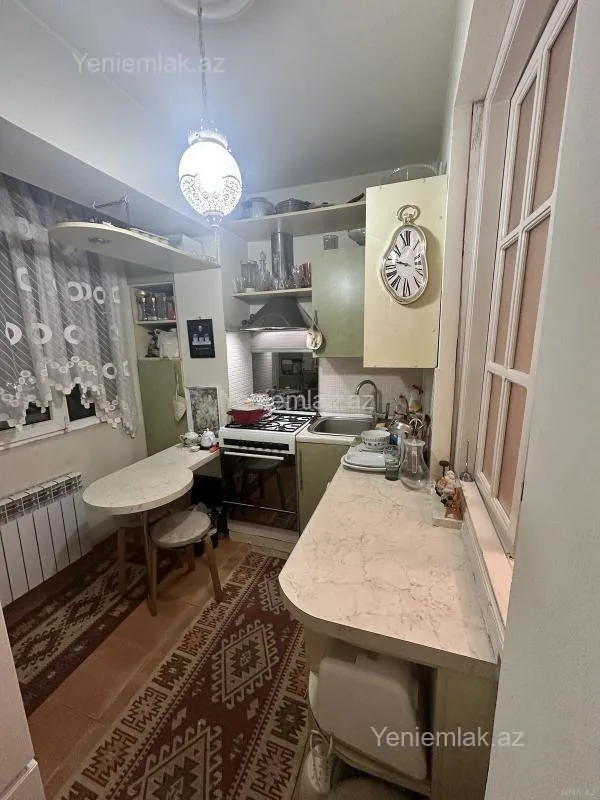 Satılır 3 otaqlı köhnə tikili 60 m²
