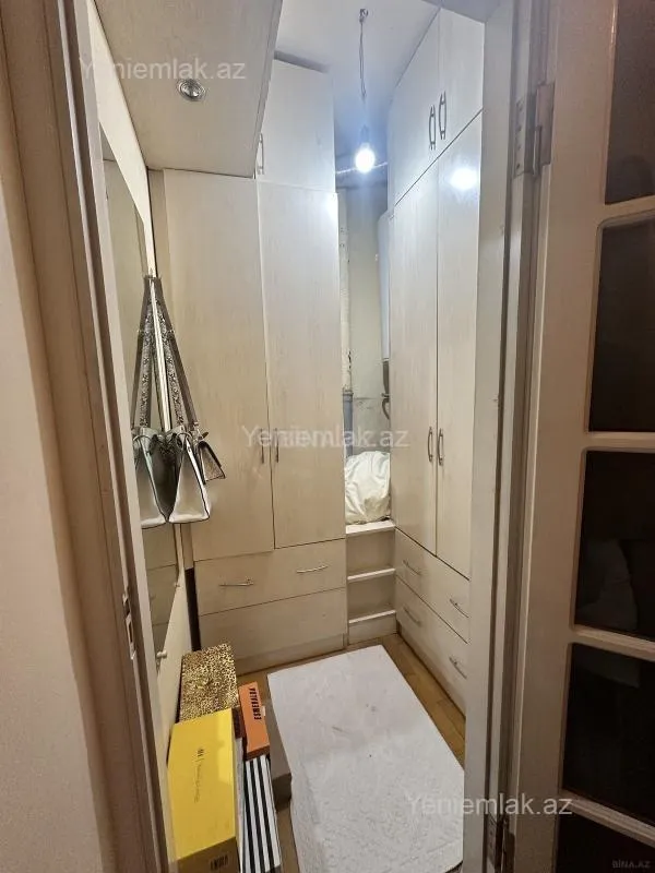 Satılır 3 otaqlı köhnə tikili 60 m²