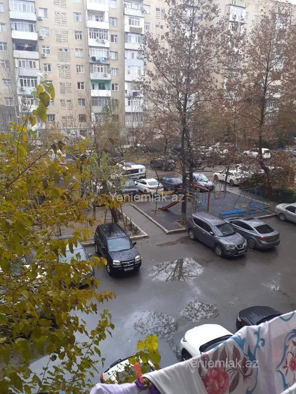 Satılır 5 otaqlı köhnə tikili 120 m²