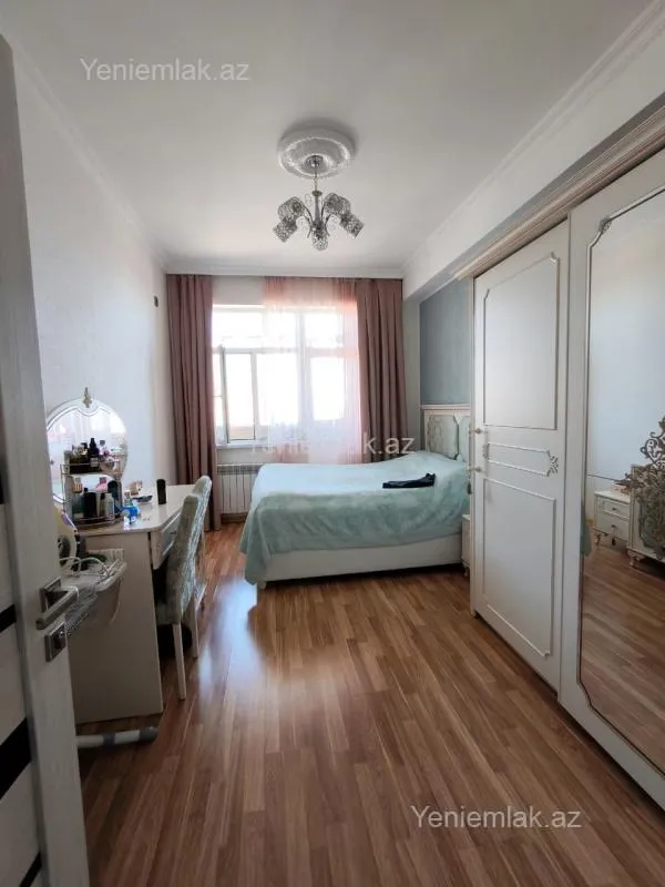 Satılır 3 otaqlı yeni tikili 110 m²