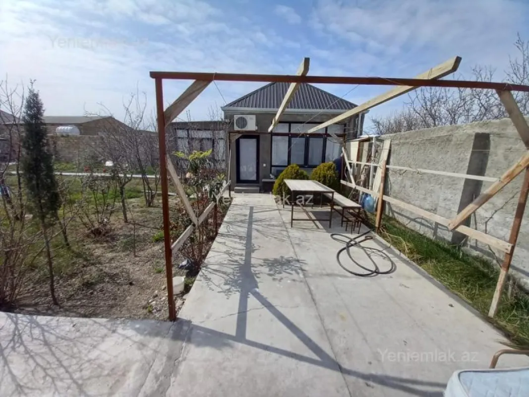 Satılır 2 otaqlı həyət evi 50 m²
