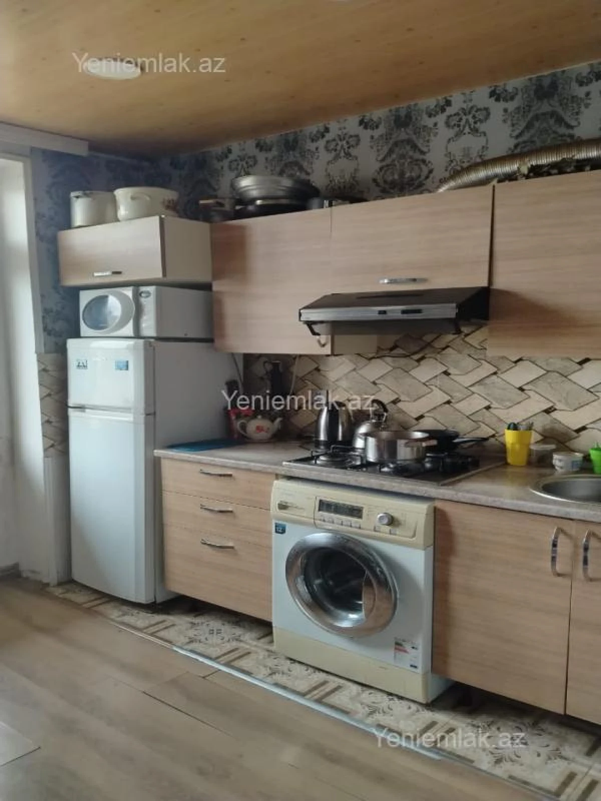 Satılır 3 otaqlı köhnə tikili 75 m²