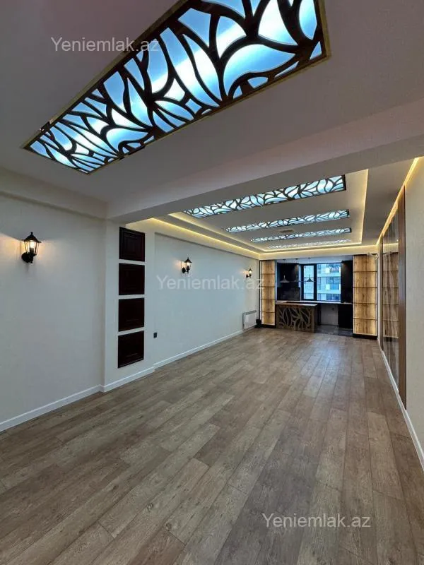 Satılır 3 otaqlı yeni tikili 100 m²