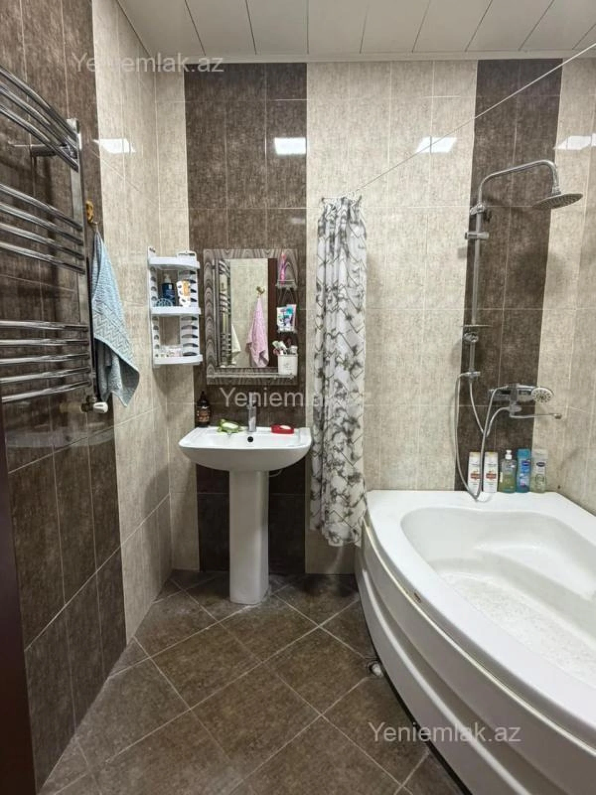 Satılır 3 otaqlı yeni tikili 120 m²