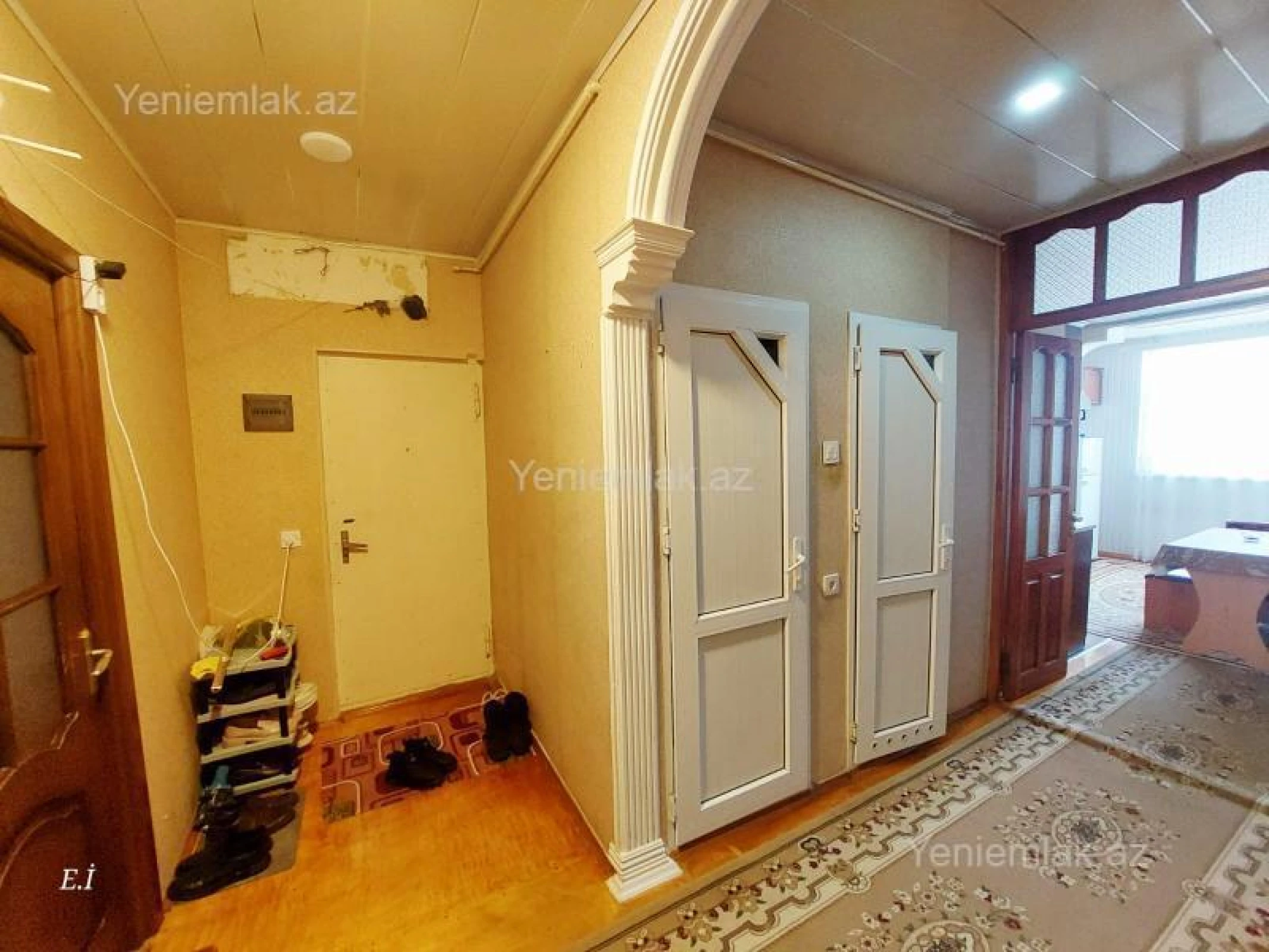 Satılır 3 otaqlı köhnə tikili 74 m²