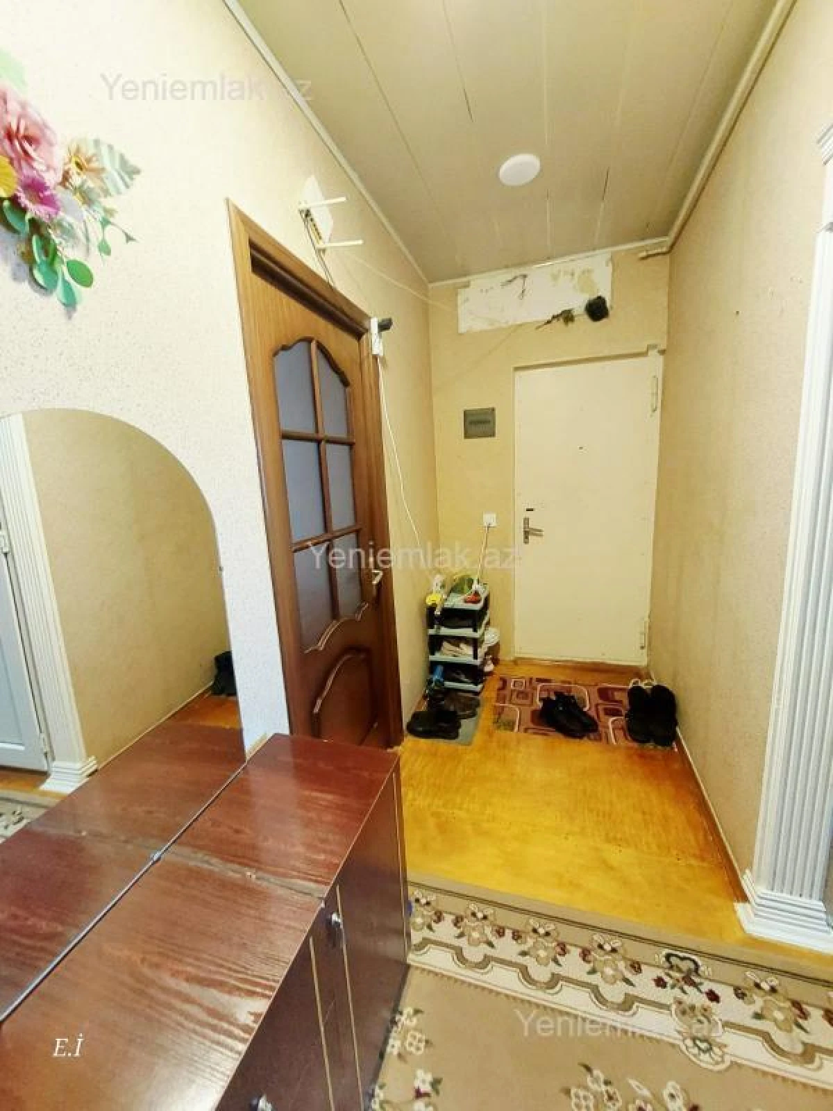 Satılır 3 otaqlı köhnə tikili 74 m²