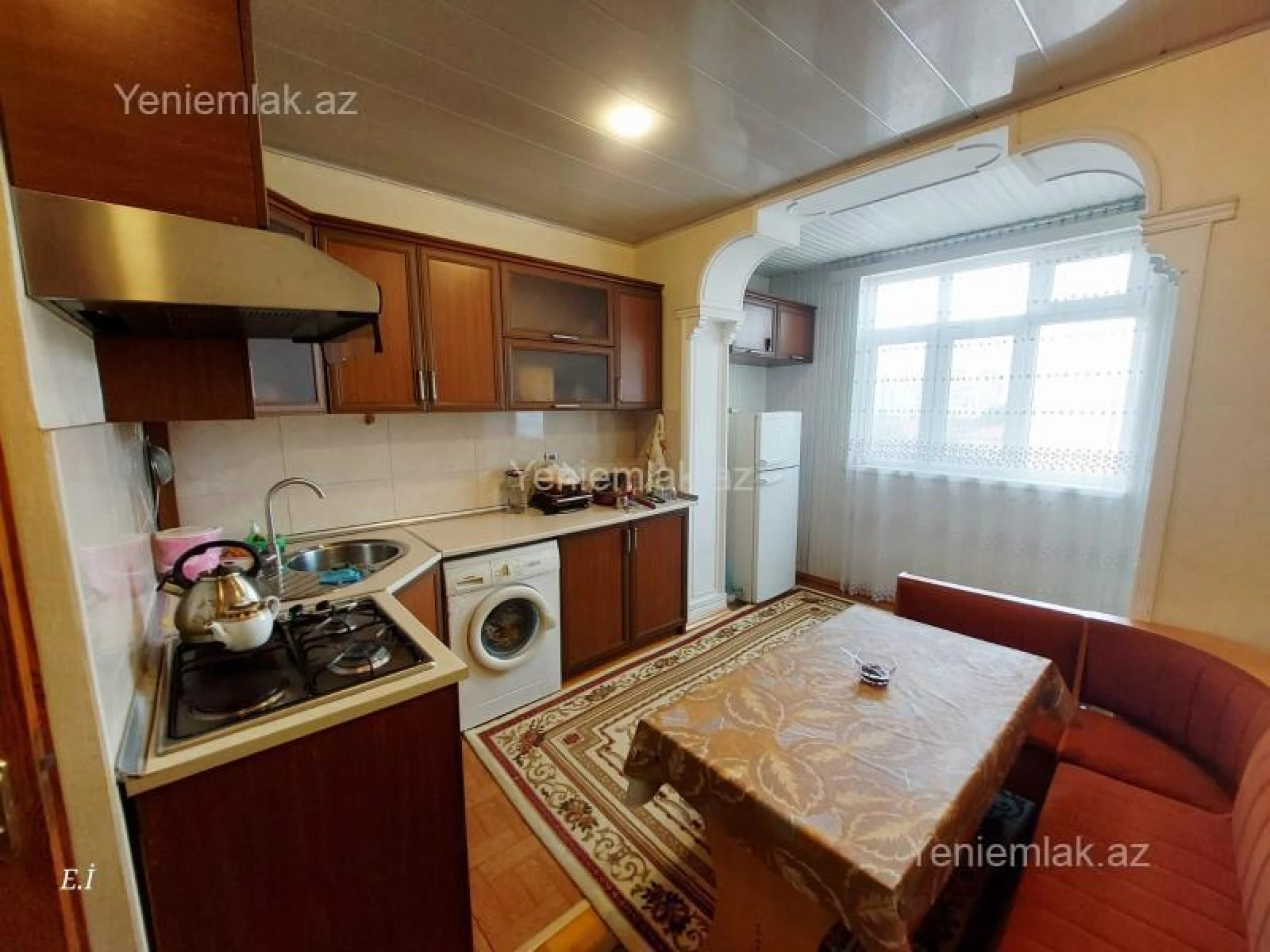 Satılır 3 otaqlı köhnə tikili 74 m²