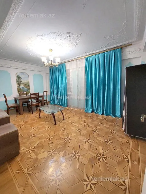 Satılır 2 otaqlı köhnə tikili 55 m²