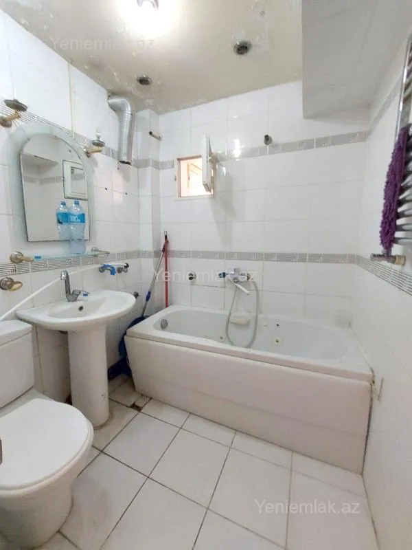 Satılır 2 otaqlı köhnə tikili 55 m²