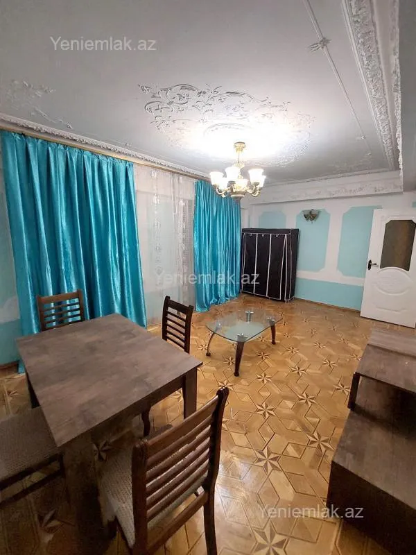 Satılır 2 otaqlı köhnə tikili 55 m²