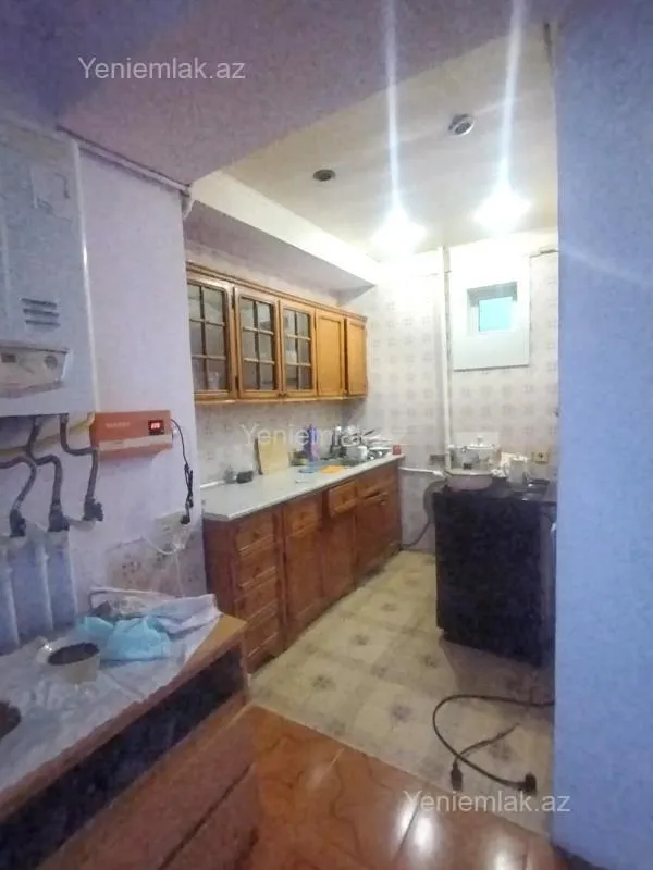 Satılır 2 otaqlı köhnə tikili 55 m²