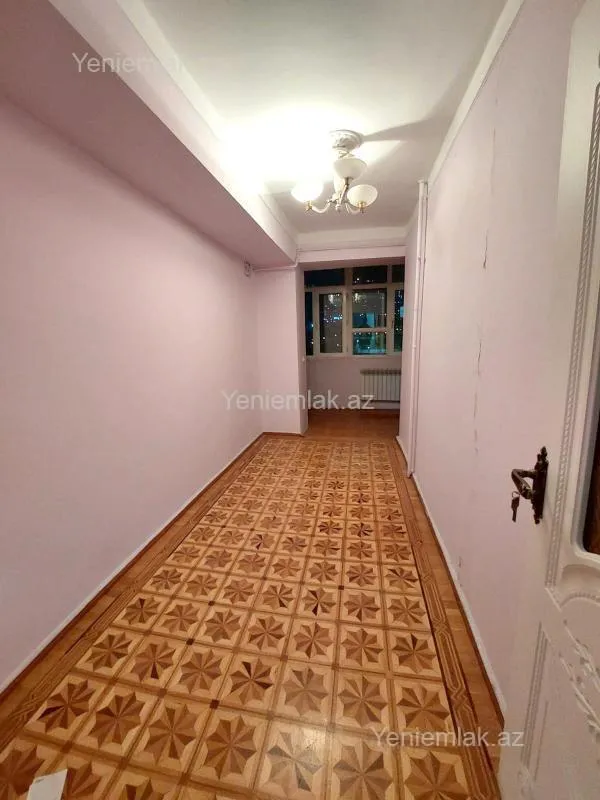 Satılır 2 otaqlı köhnə tikili 55 m²