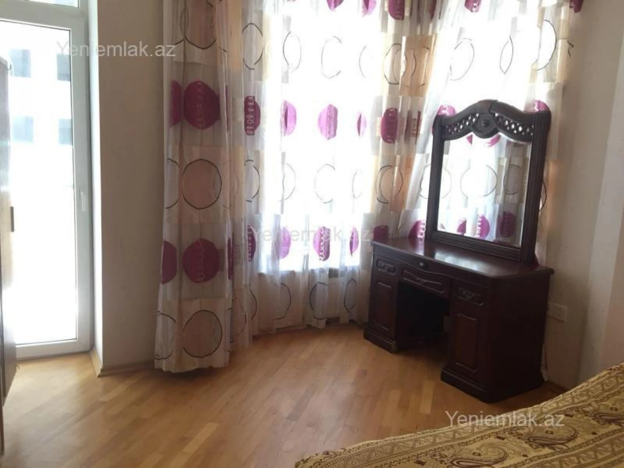 Satılır 3 otaqlı yeni tikili 130 m²