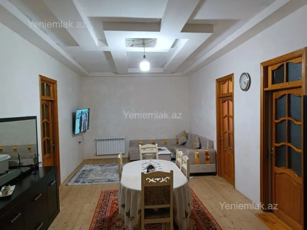 Satılır 5 otaqlı həyət evi 160 m²