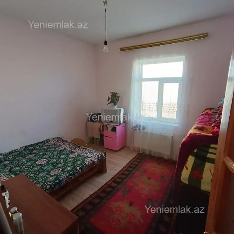 Satılır 5 otaqlı həyət evi 160 m²