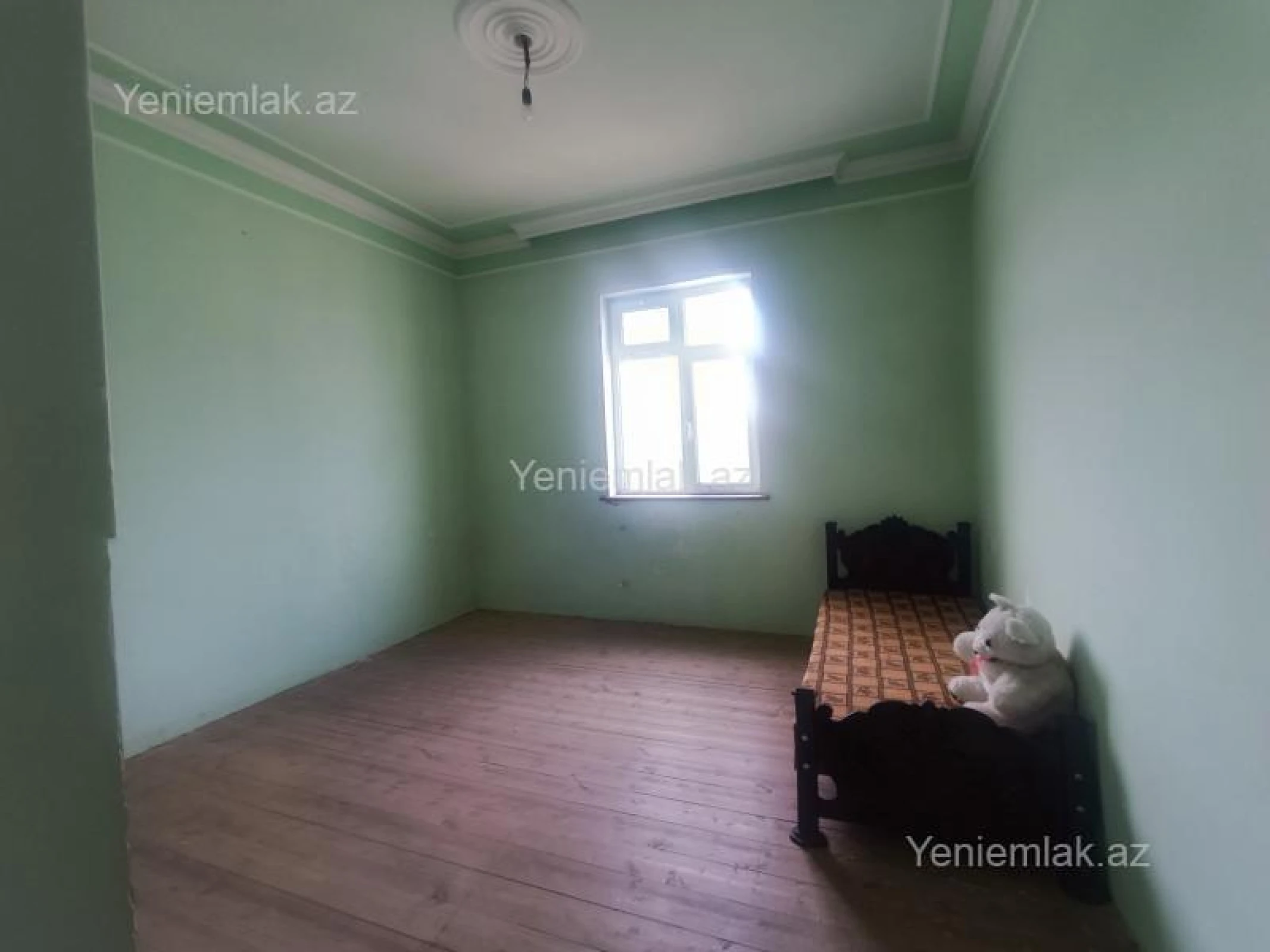 Satılır 9 otaqlı həyət evi 300 m²