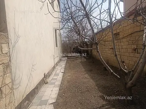 Satılır 9 otaqlı həyət evi 300 m²