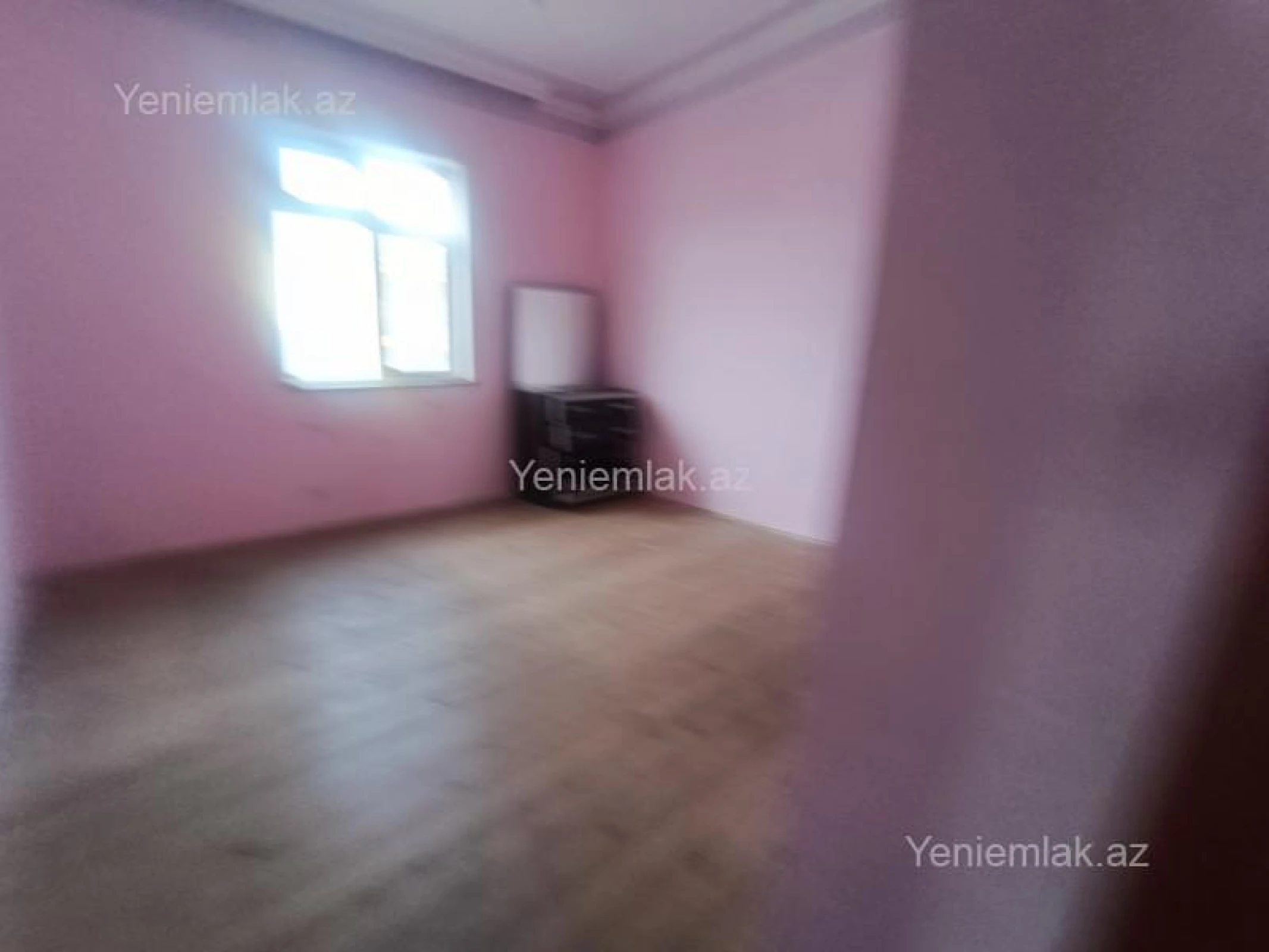 Satılır 9 otaqlı həyət evi 300 m²
