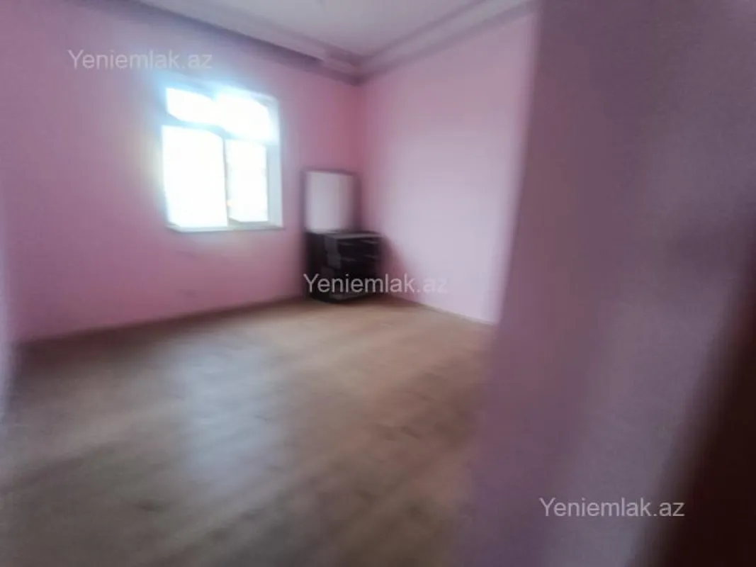 Satılır 9 otaqlı həyət evi 300 m²