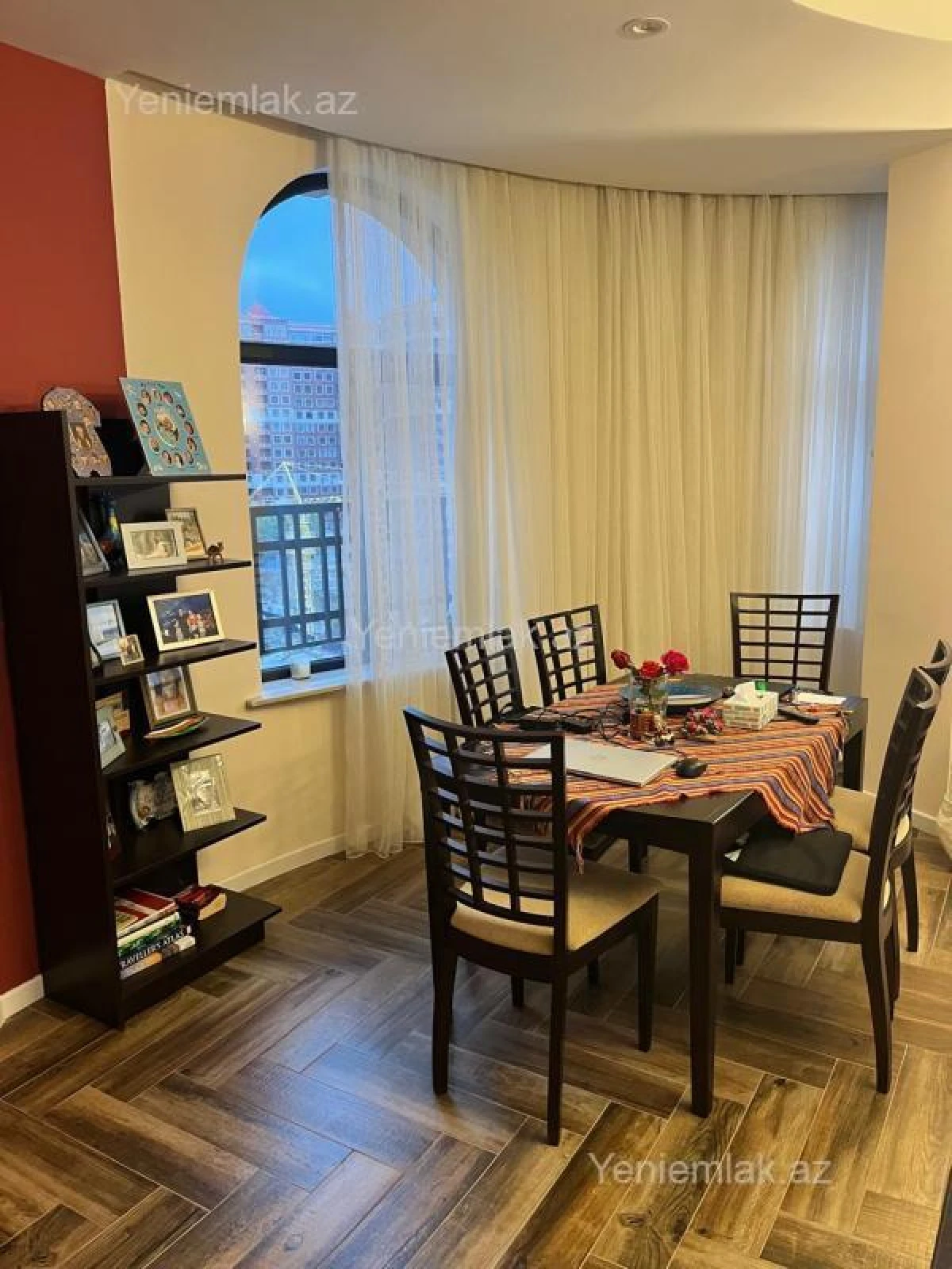 Satılır 4 otaqlı yeni tikili 140 m²