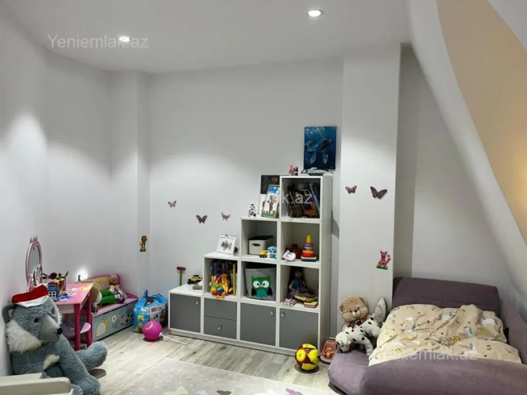 Satılır 4 otaqlı yeni tikili 140 m²