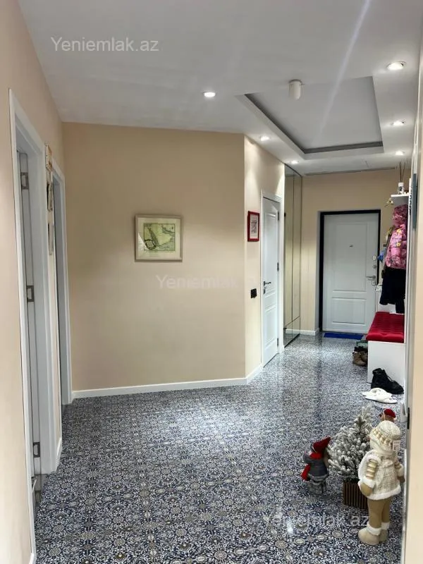 Satılır 4 otaqlı yeni tikili 140 m²