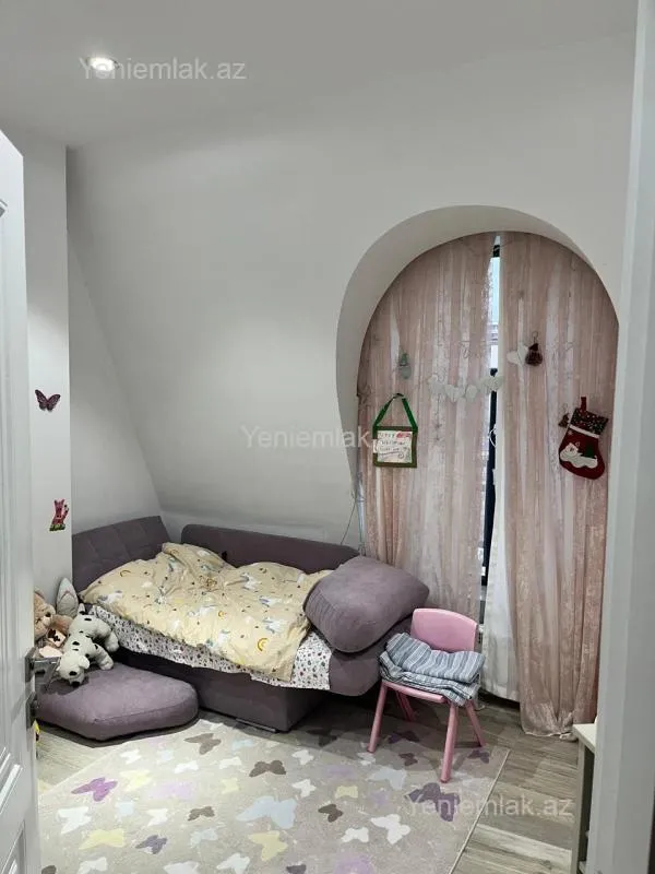 Satılır 4 otaqlı yeni tikili 140 m²