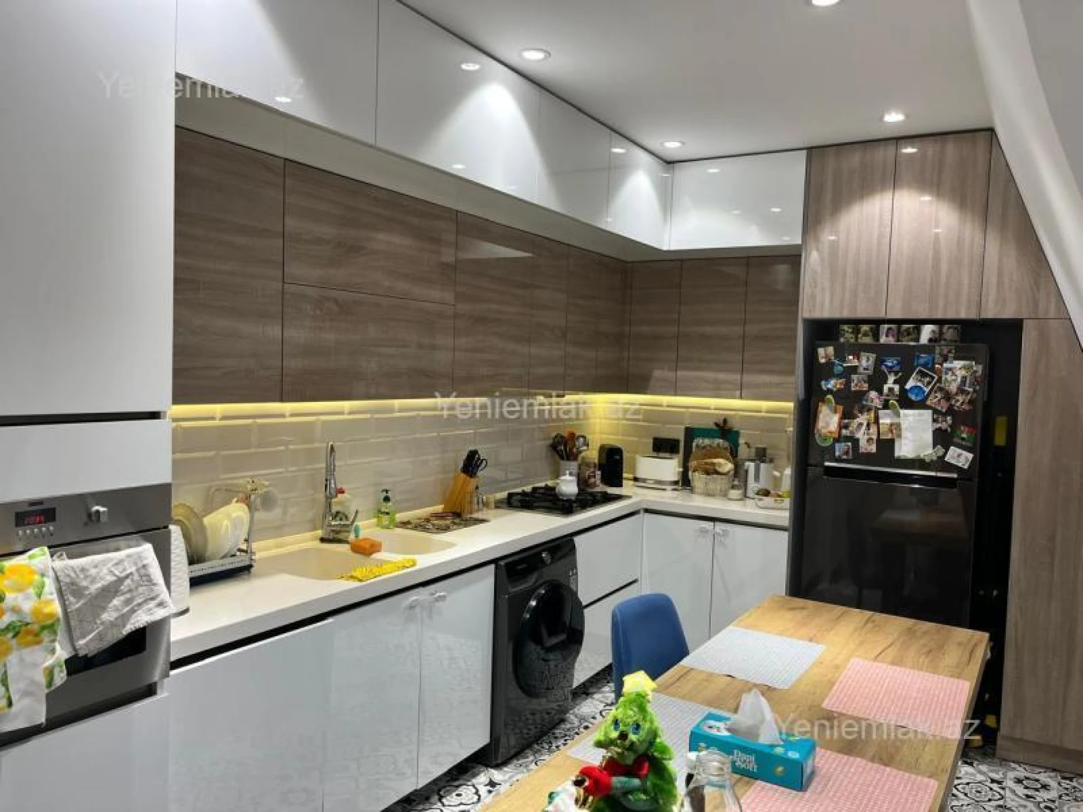 Satılır 4 otaqlı yeni tikili 140 m²