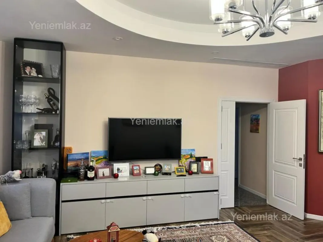 Satılır 4 otaqlı yeni tikili 140 m²