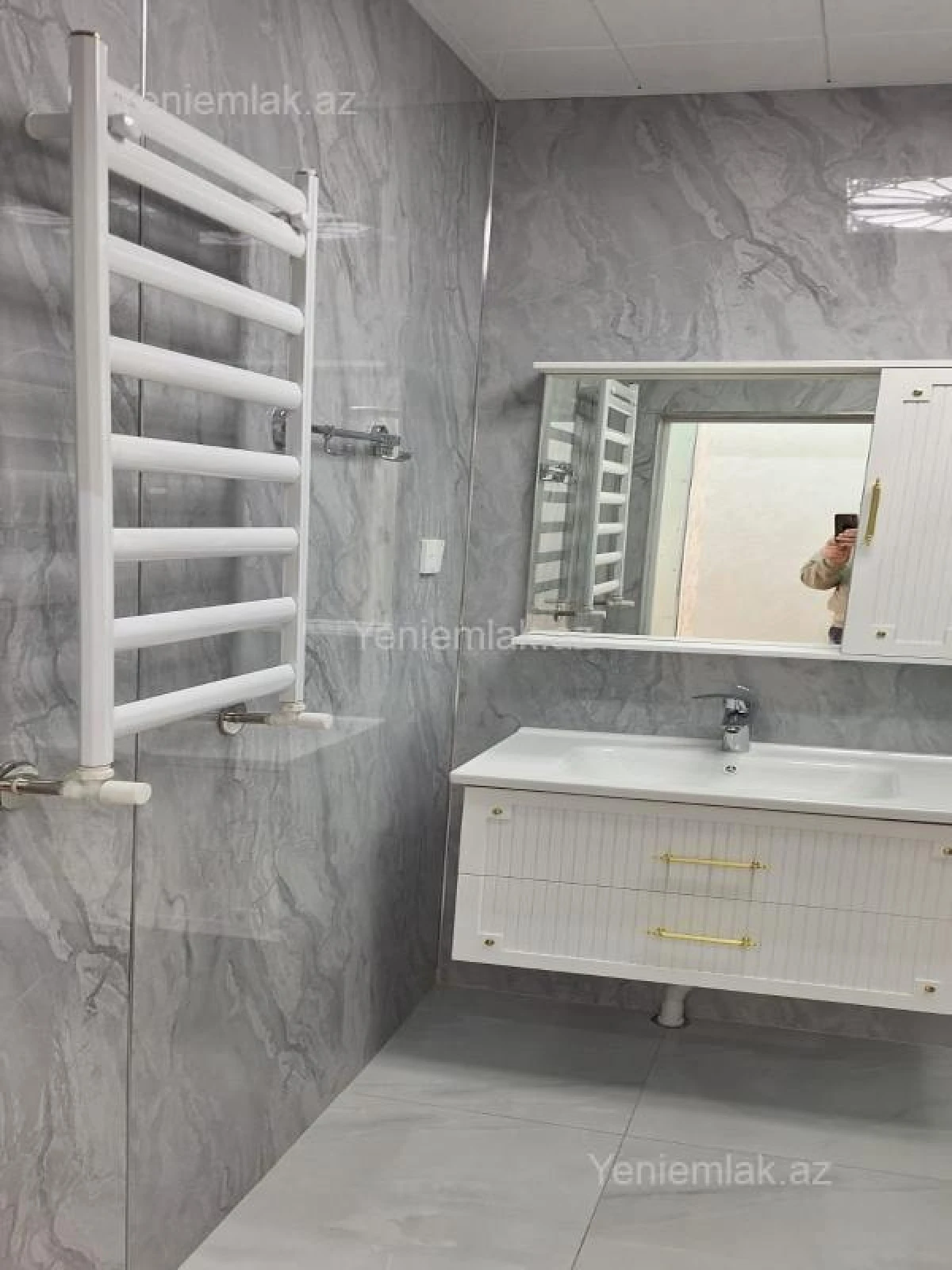 Satılır 3 otaqlı yeni tikili 100 m²