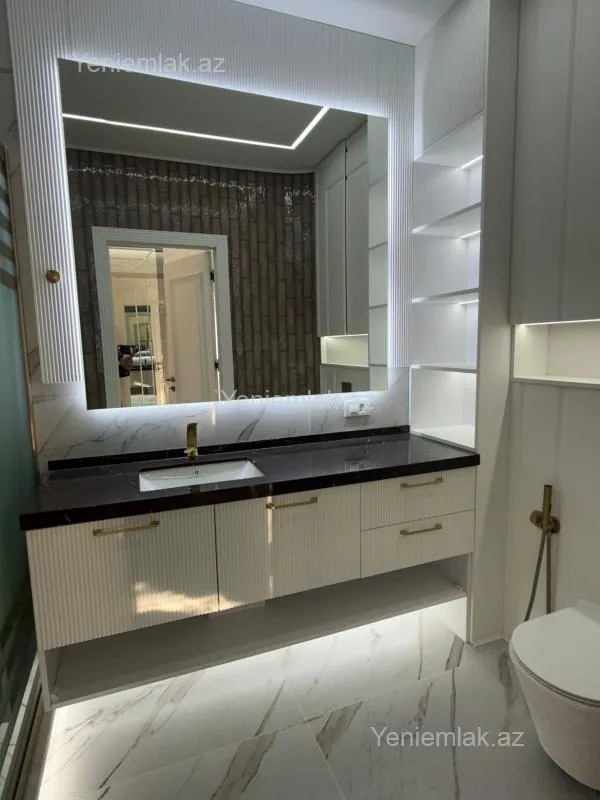 Satılır 3 otaqlı yeni tikili 125 m²