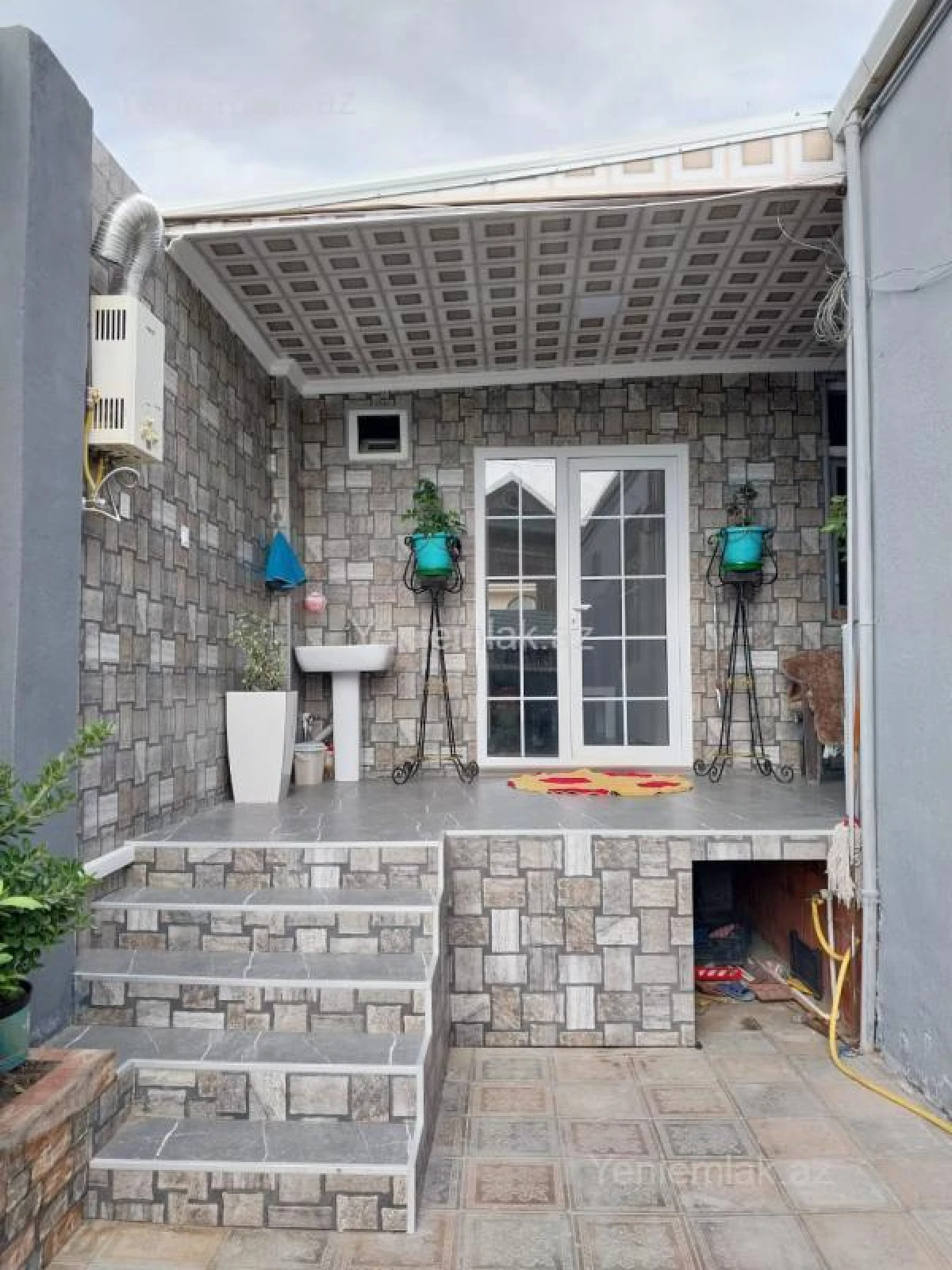 Satılır 4 otaqlı həyət evi 140 m²