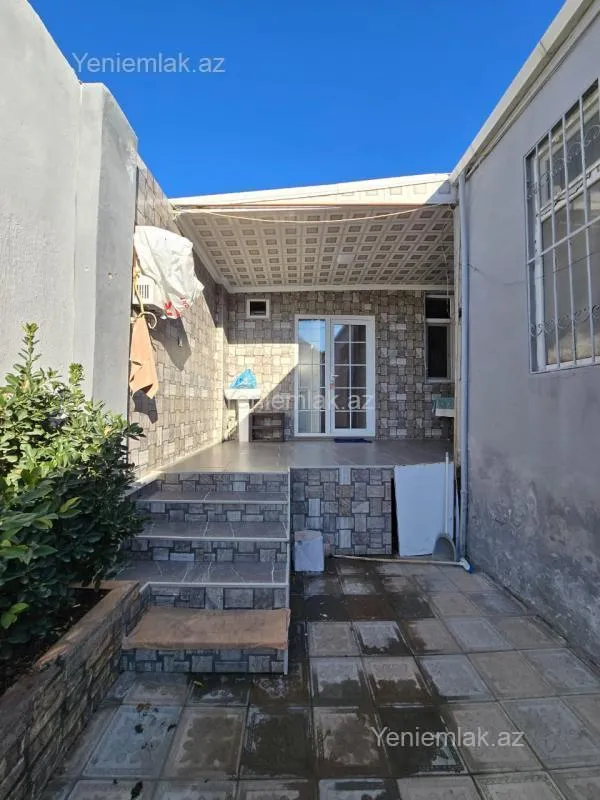 Satılır 4 otaqlı həyət evi 140 m²