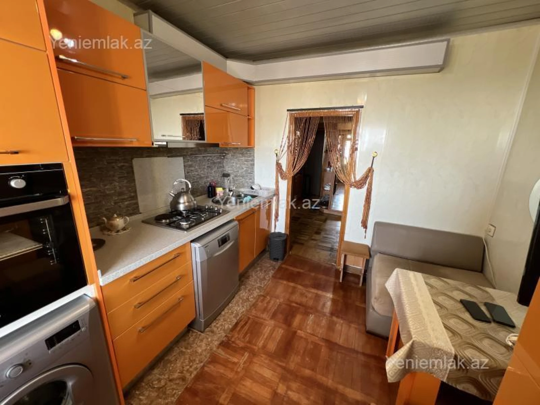 Satılır 3 otaqlı köhnə tikili 75 m²