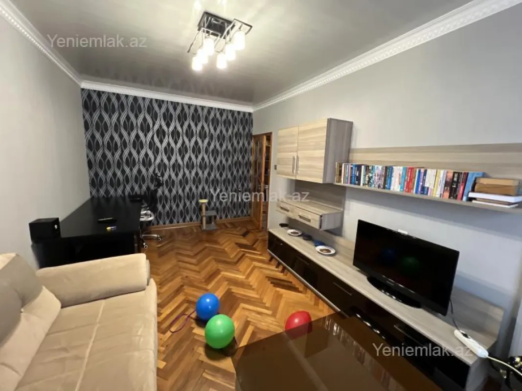 Satılır 3 otaqlı köhnə tikili 75 m²