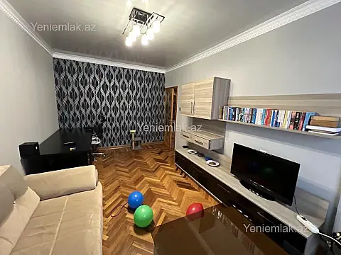 Satılır 3 otaqlı köhnə tikili 75 m²