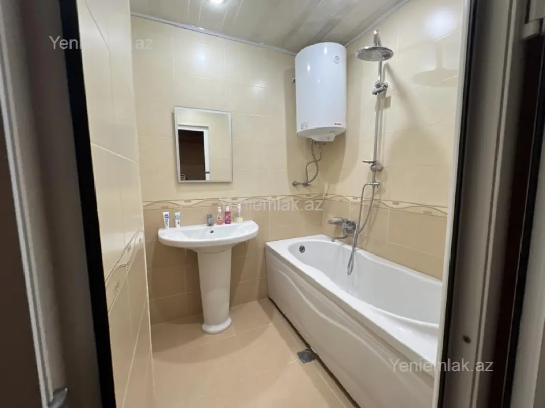 Satılır 3 otaqlı köhnə tikili 75 m²