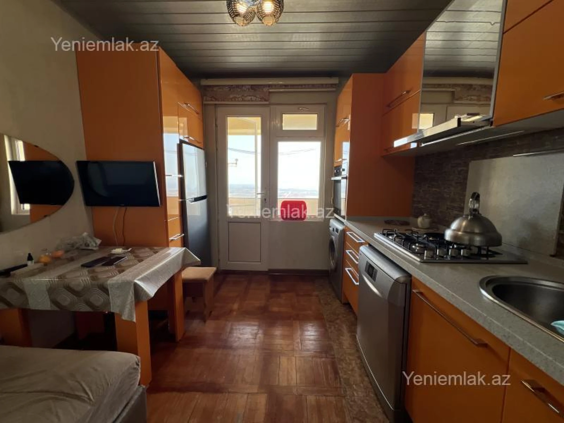 Satılır 3 otaqlı köhnə tikili 75 m²