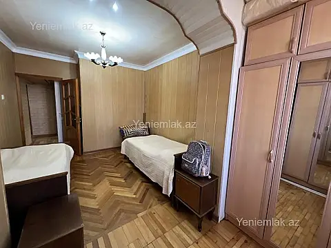 Satılır 3 otaqlı köhnə tikili 75 m²