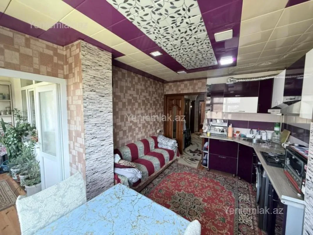 Satılır 3 otaqlı köhnə tikili 73 m²