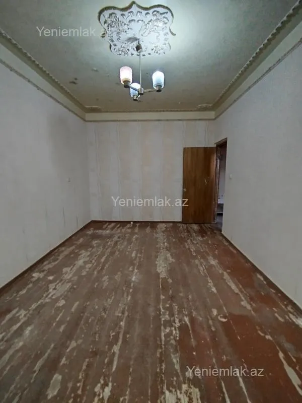 Satılır 3 otaqlı köhnə tikili 85 m²